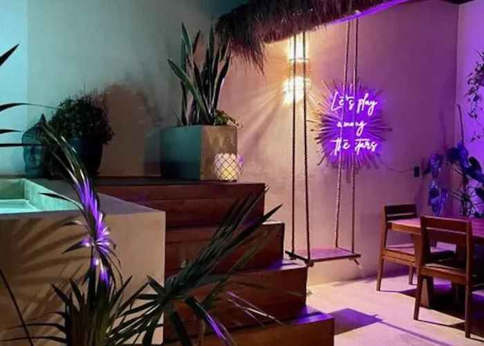 Holiday home Luxury Penthouse! Private Rooftop Pool Elevator