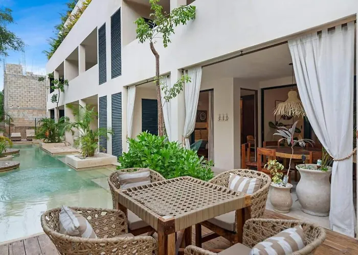 Holiday home Luxury Penthouse! Private Rooftop Pool Elevator