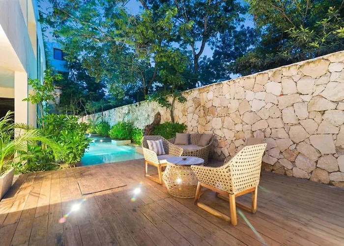 Luxury Penthouse! Private Rooftop Pool Elevator